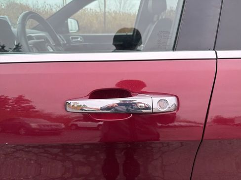 Certified 2018 Jeep Grand Cherokee Limited image 30