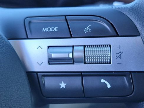 New 2026 Hyundai Tucson SE image 9