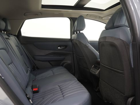 Used 2025 Nissan Ariya Platinum AWD/4WD image 12