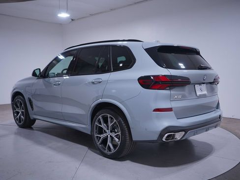 Used 2026 BMW X5 xDrive50e w/ M Sport Package AWD/4WD image 3