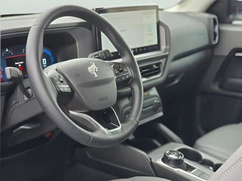 Used 2025 Ford Bronco Sport Badlands image 13