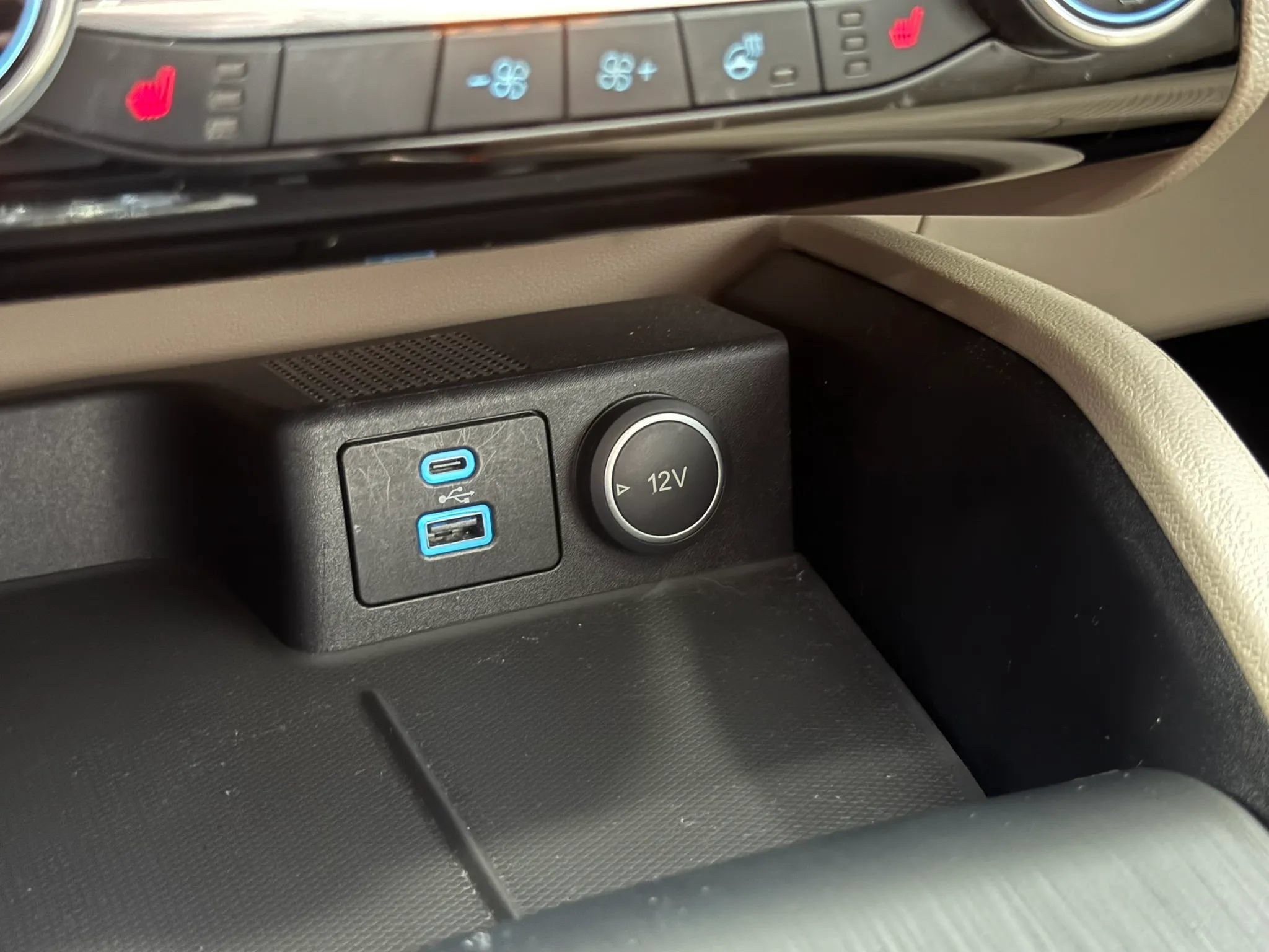 Used 2021 Ford Escape SEL w/ Class II Trailer Tow Package AWD/4WD image 19