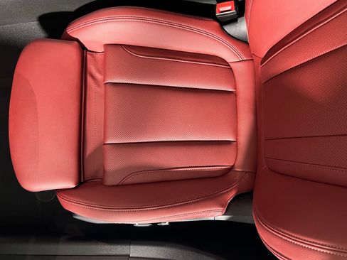 New 2026 BMW 330i xDrive Sedan w/ Convenience Package image 10