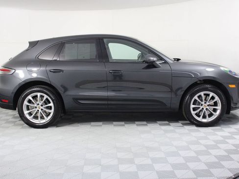 Certified 2026 Porsche Macan AWD/4WD image 8