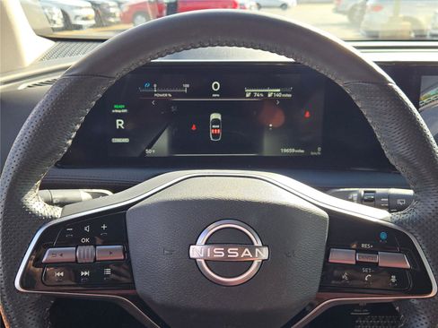 Used 2023 Nissan Ariya AWD image 35