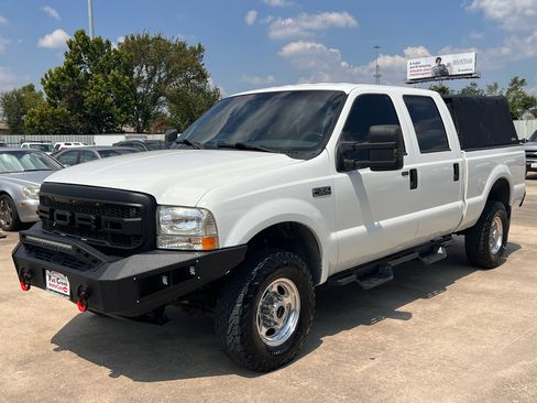 Used 2004 Ford F350 Lariat image 2
