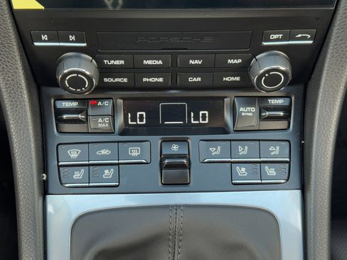 Used 2024 Porsche 718 Boxster image 27