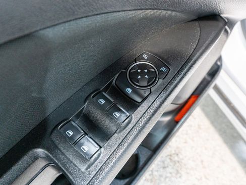 Used 2018 Ford Fusion SE FWD image 14