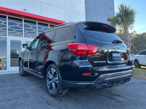 Used 2019 Nissan Pathfinder Platinum image 6