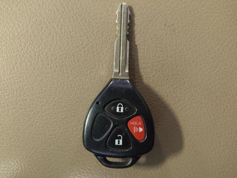 Used 2018 Toyota 4Runner SR5 RWD image 32