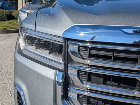 Used 2023 GMC Acadia SLT w/ Preferred Package image 11