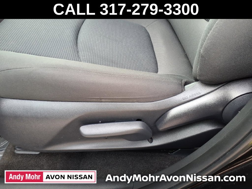 Used 2025 Toyota RAV4 LE AWD/4WD image 17