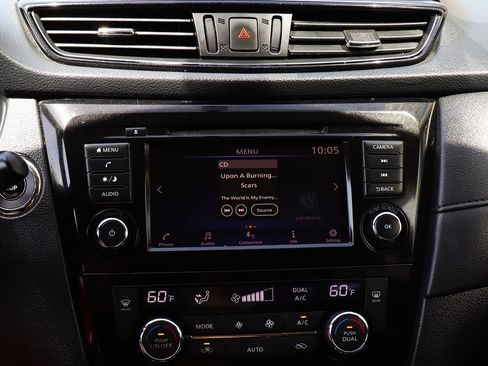 Used 2018 Nissan Rogue SV AWD/4WD image 43