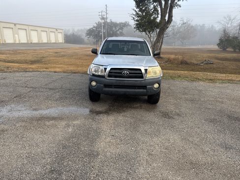 Used 2008 Toyota Tacoma PreRunner image 2