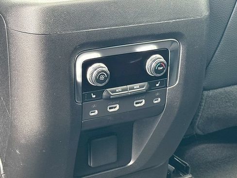 Used 2024 GMC Yukon XL Denali w/ Advanced Technology Package AWD/4WD image 18