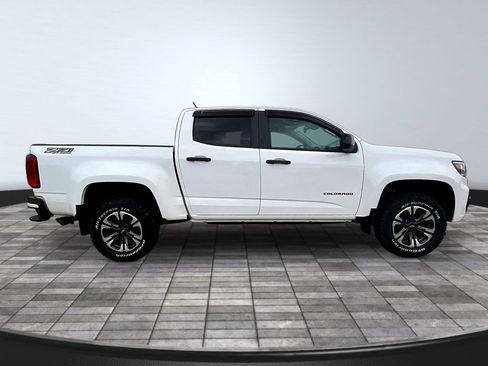Used 2022 Chevrolet Colorado Z71 w/ Safety Package AWD/4WD image 8