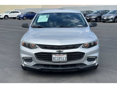 Used 2018 Chevrolet Malibu LT w/ Redline Edition FWD image 9