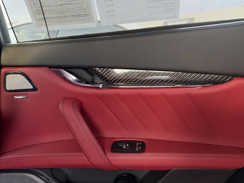 Used 2022 Maserati Quattroporte Modena Q4 image 28