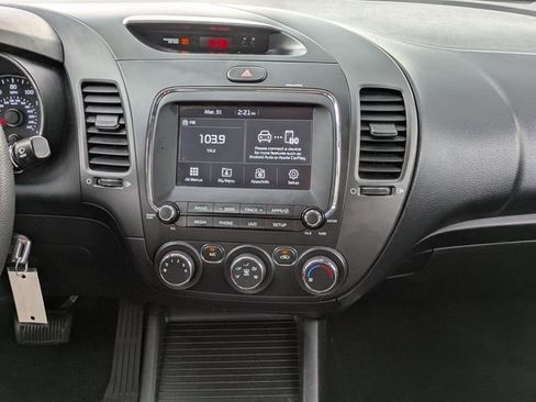 Used 2018 Kia Forte Sedan FWD image 16