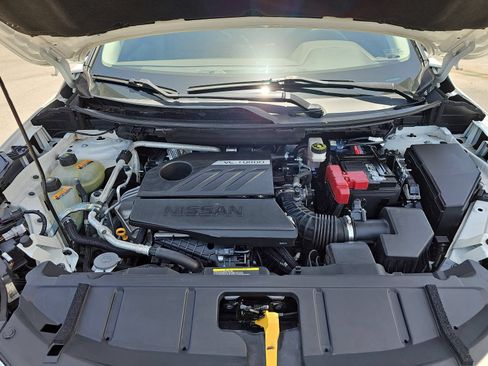 Used 2023 Nissan Rogue S AWD/4WD image 29