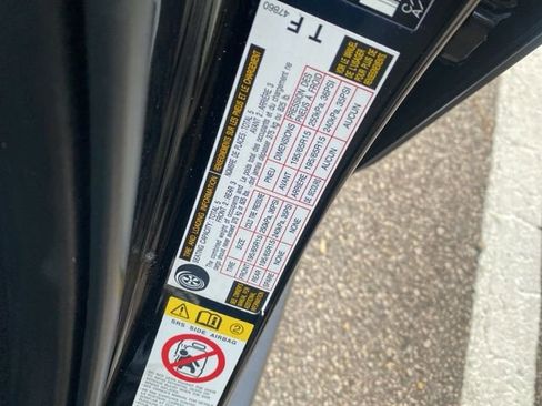 Used 2022 Toyota Prius XLE image 25