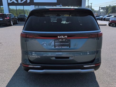Used 2024 Kia Carnival EX FWD image 6