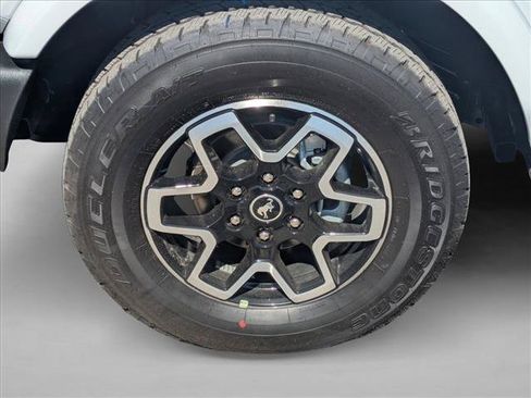 New 2026 Ford Bronco Outer Banks AWD/4WD image 16