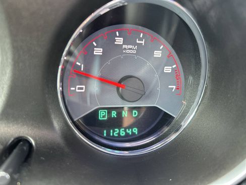 Used 2014 Dodge Avenger SE FWD image 25