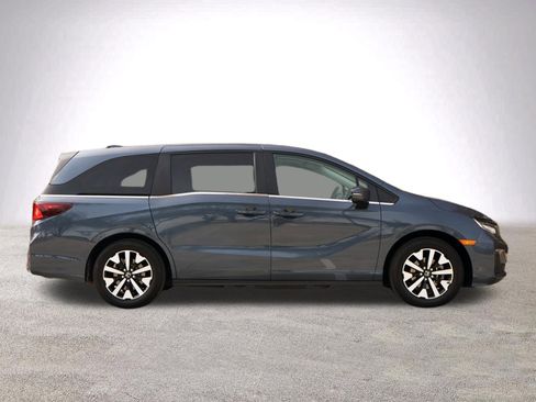Certified 2025 Honda Odyssey EX-L image 10