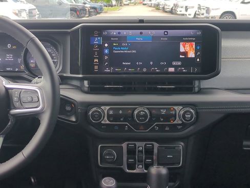 Used 2025 Jeep Wrangler Unlimited Sahara w/ Safety Group image 19