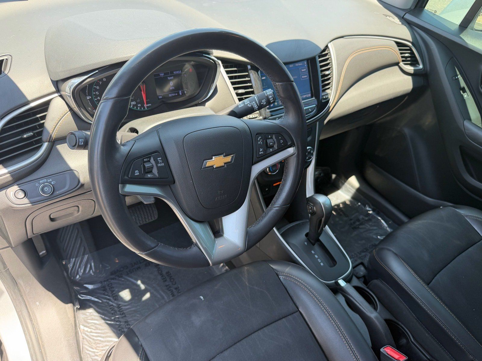 Used 2020 Chevrolet Trax LT w/ LT Convenience Package FWD image 14