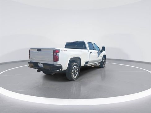 Used 2022 Chevrolet Silverado 2500 Custom w/ Custom Value Package AWD/4WD image 8