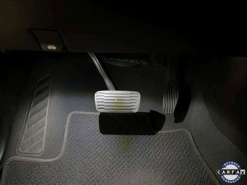 Used 2023 GMC Yukon XL Denali image 29