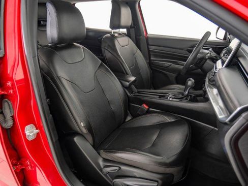 Used 2023 Jeep Compass Limited image 38