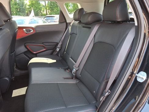 Certified 2025 Kia Soul GT-Line FWD image 9