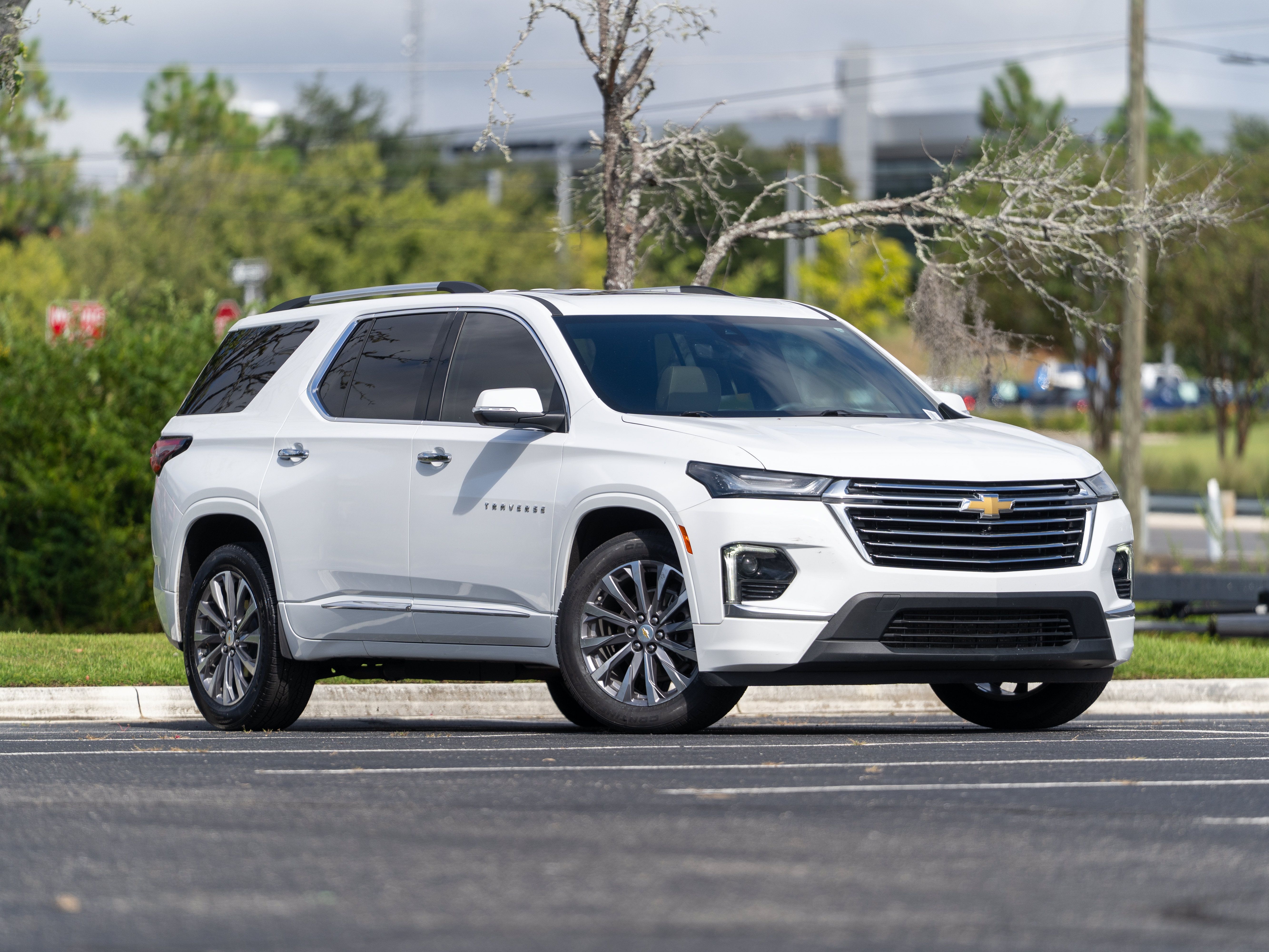 Used 2022 Chevrolet Traverse Premier w/ LPO, Floor Liner Package FWD image 2