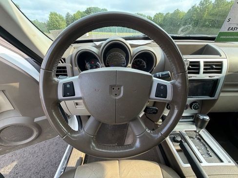 Used 2010 Dodge Nitro Shock w/ Chrome Accents Group AWD/4WD image 13