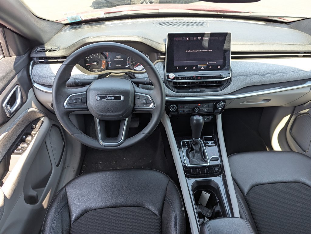 Used 2024 Jeep Compass Latitude AWD/4WD image 27
