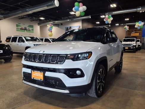 Used 2023 Jeep Compass Limited AWD/4WD image 4