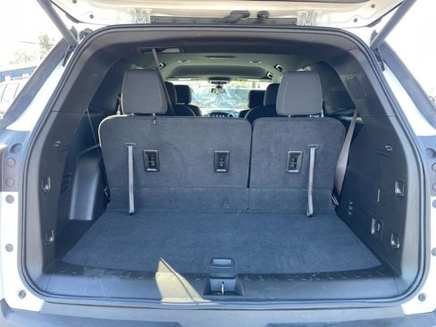 Used 2023 Chevrolet Traverse LT AWD/4WD image 38