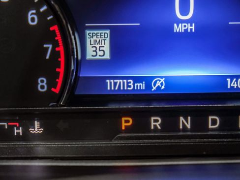 Used 2021 Ford Explorer XLT w/ Equipment Group 202A image 19