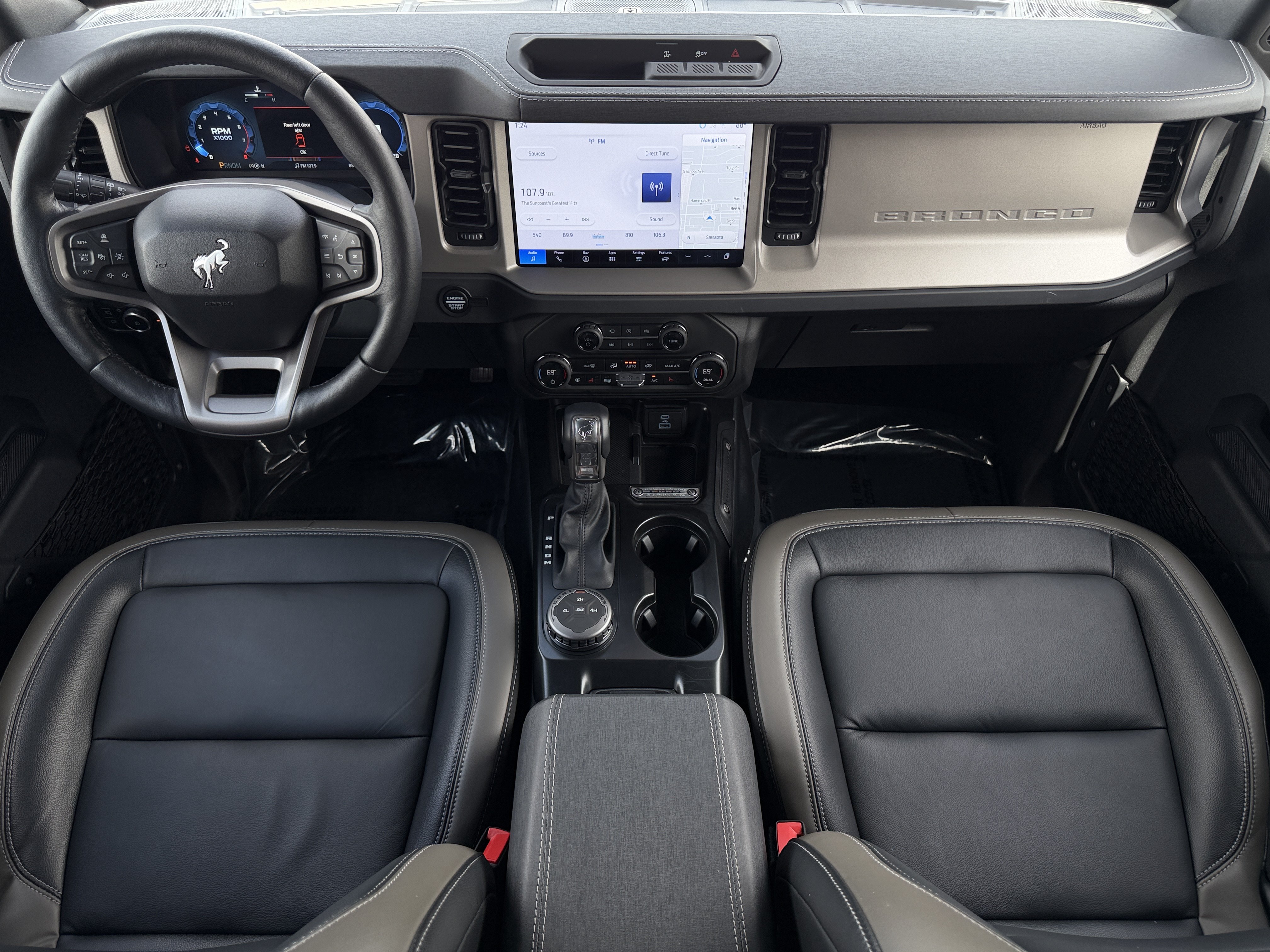 Used 2025 Ford Bronco Outer Banks AWD/4WD image 13