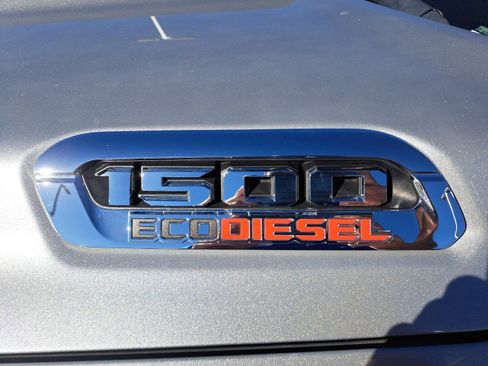 Used 2022 RAM 1500 Limited w/ Body Color Bumper Group image 15