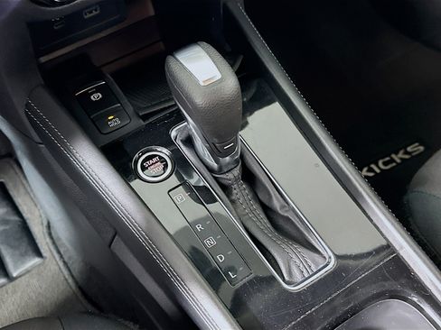 Used 2024 Nissan Kicks SR image 23