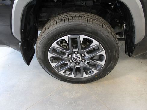 Used 2024 Toyota Tundra Limited image 58