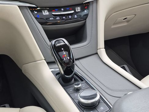 Used 2022 Cadillac XT5 Premium Luxury FWD image 32