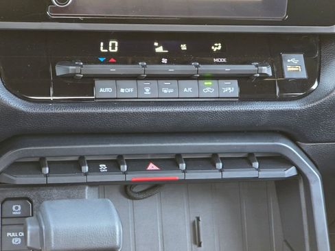 Used 2026 Toyota Tundra SR AWD/4WD image 33