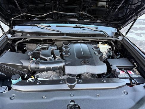 Used 2011 Toyota 4Runner SR5 w/ Convenience Pkg image 34