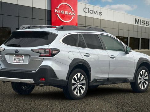 Used 2023 Subaru Outback Limited image 3