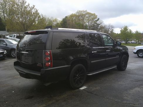 Used 2013 GMC Yukon XL Denali AWD/4WD image 5